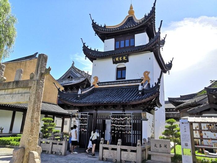 老公发信息说能过就过。然后又撤回是什么意思？